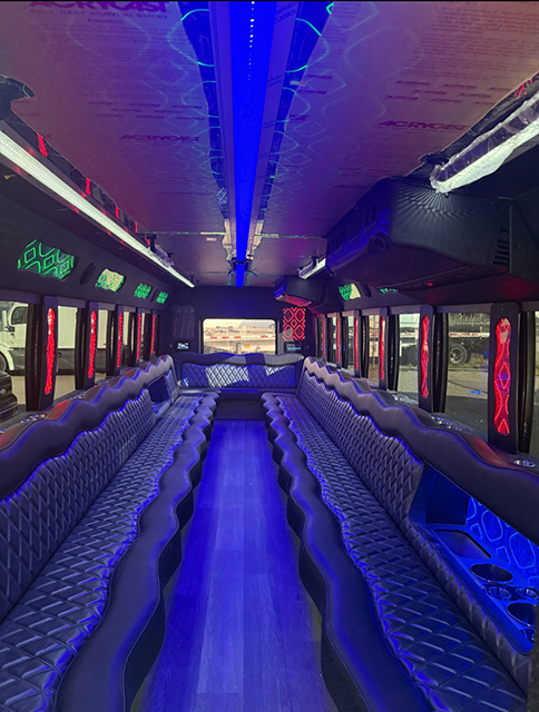 2016-Freightliner-S2-interior-back-Stock-HP7141-advantage-remarketing